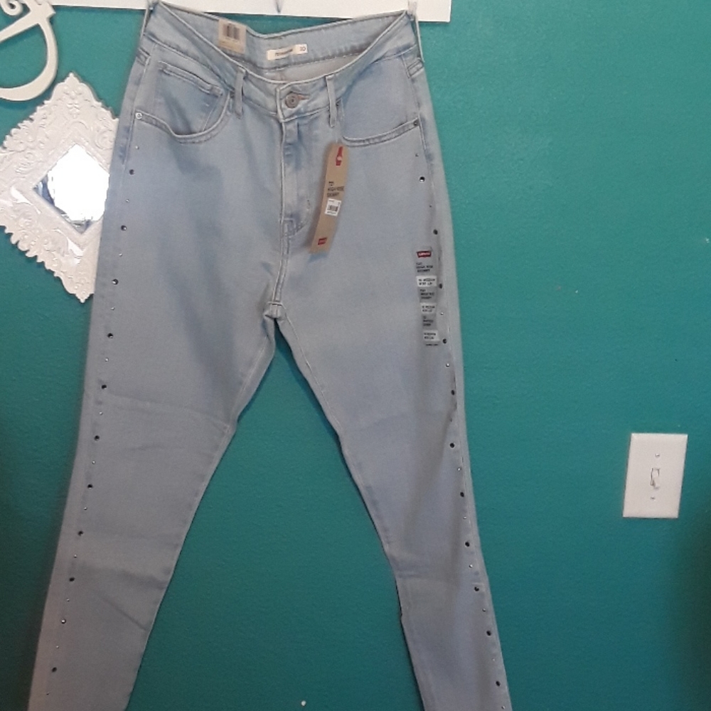 NWT. 721 HIGH RISE SKINNY LEVIS
